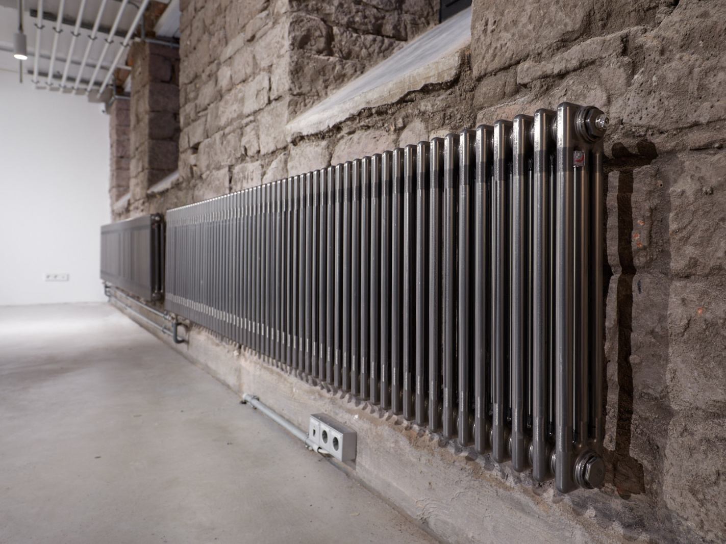 Reference Zehnder Charleston Decorative radiator Front view