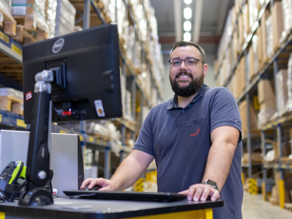 eb-zehnder-jens-warehouse-02